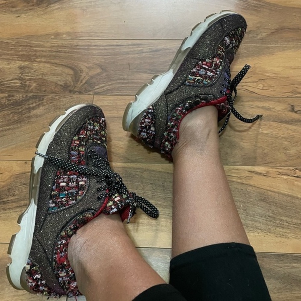 Bamboo Rouge Helium Textured Sneakers Size 7.5